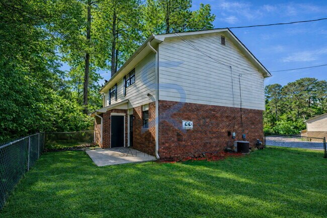 Building Photo - Peaceful Living in Lawrenceville – 2BR/1.5BA in a Quiet Community