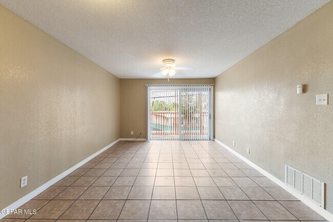 Building Photo - 9412 Montrose Ct