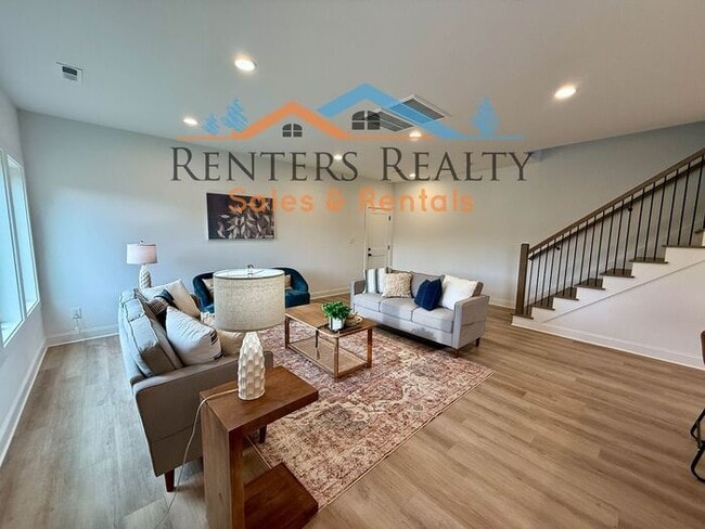 Building Photo - Stunning 3 Bedroom with Rooftop Terrace