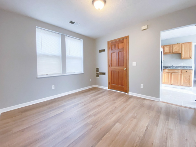 Primary Photo - 1227 Sea St