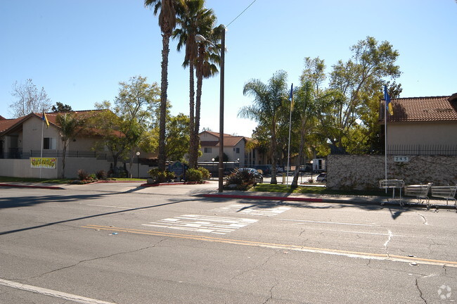 Building Photo - Julia Palms Senior 55+ Apartments