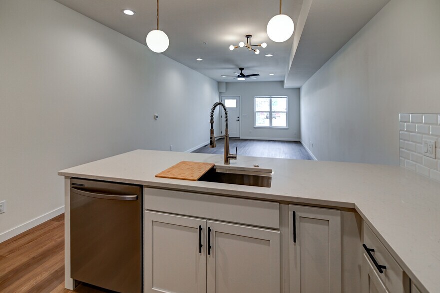 Building Photo - 4873 Lacy Rd