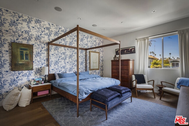 Building Photo - 814 Crestmoore Pl