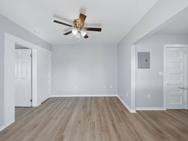 Building Photo - 1115 Highland St N