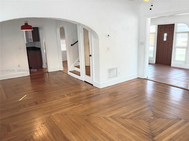 Building Photo - 2346 SW 20th St