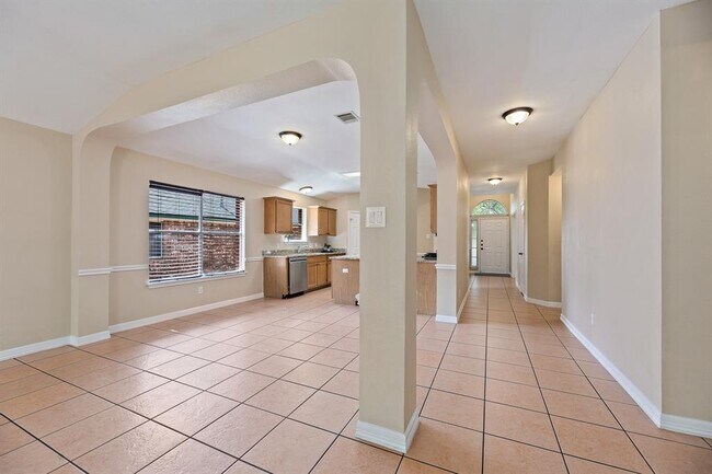 Building Photo - 1208 Lochaline Loop