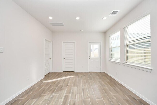 Building Photo - 8006 Cypress Poplar Ct