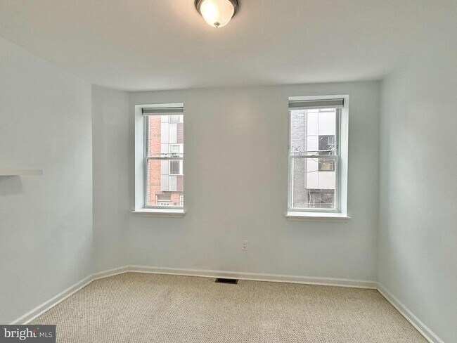 Building Photo - 1551 S Lambert St