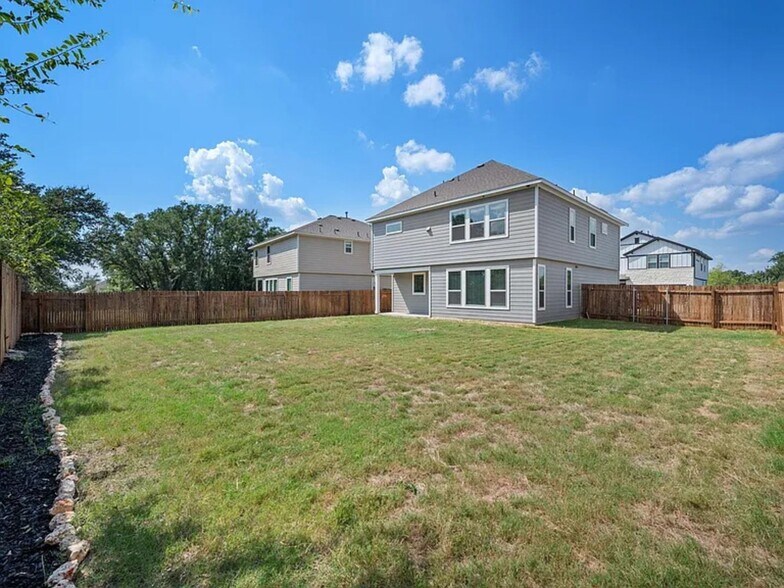 Building Photo - 112 Driftwood Hills Way