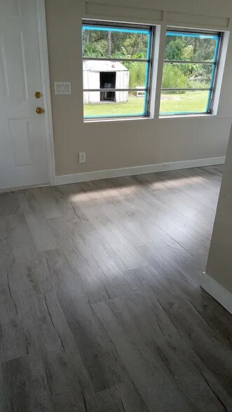 Building Photo - 4204 Deeson Rd