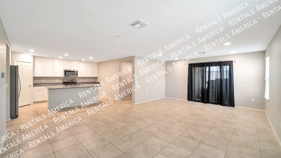 Building Photo - 4910 S River Run Dr