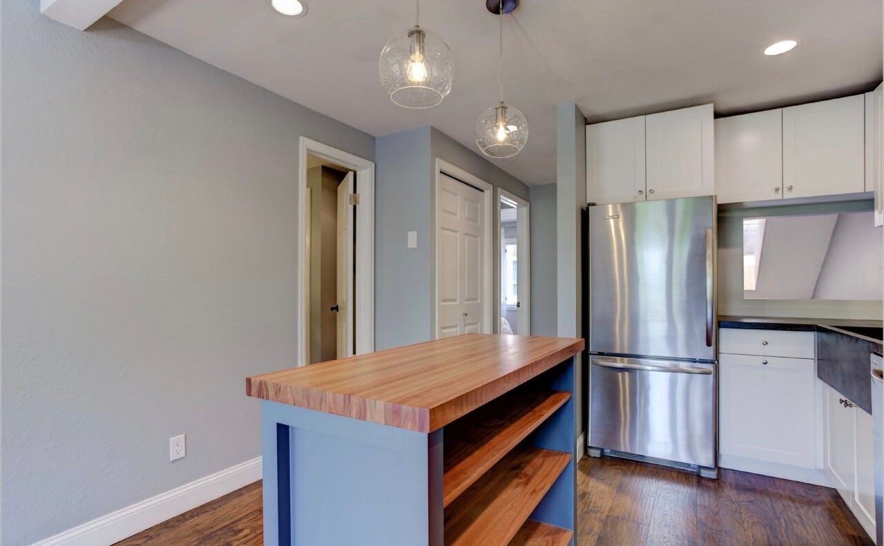 Building Photo - 2201 Pearl St