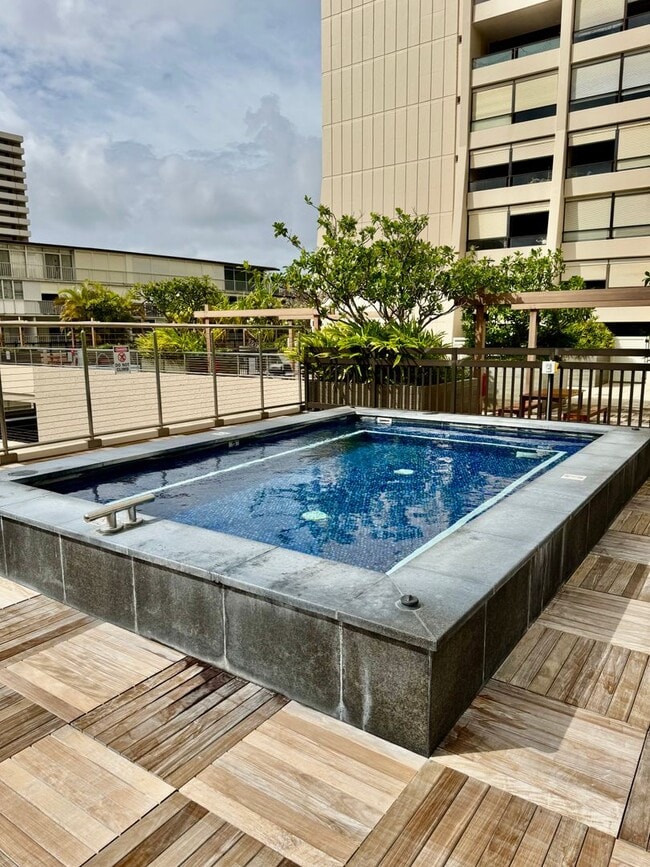 Building Photo - 1/1/2, Ground Floor Unit,  located at Mott-Smith in Makiki, Great Location!