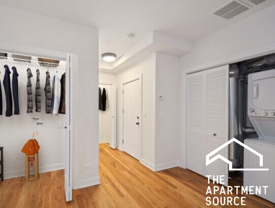 Building Photo - 2205 W Eastwood Ave