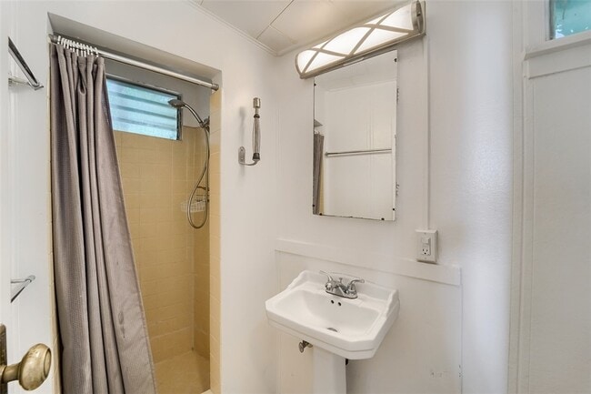 Building Photo - 5924 Graciosa Dr