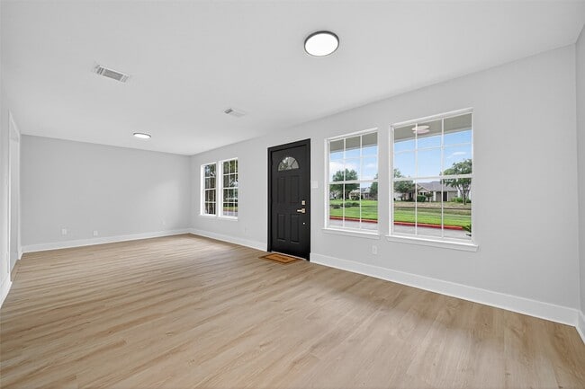 Building Photo - 19515 Fletcher Way Dr