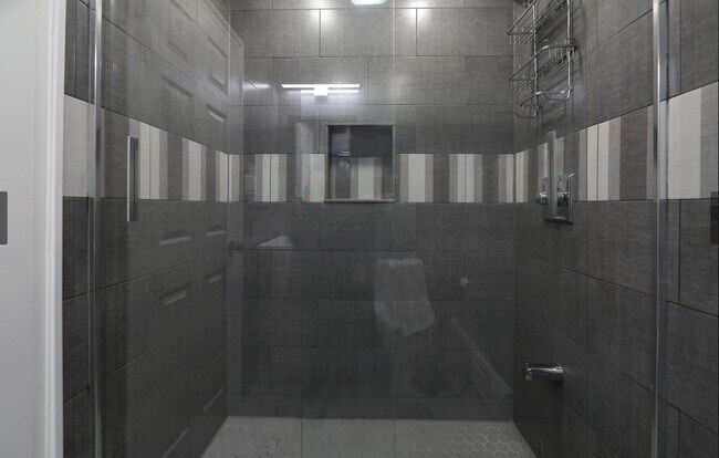 Building Photo - 116 71st St