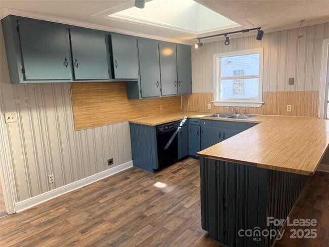 Building Photo - 5226 Indian Trail Fairview Rd