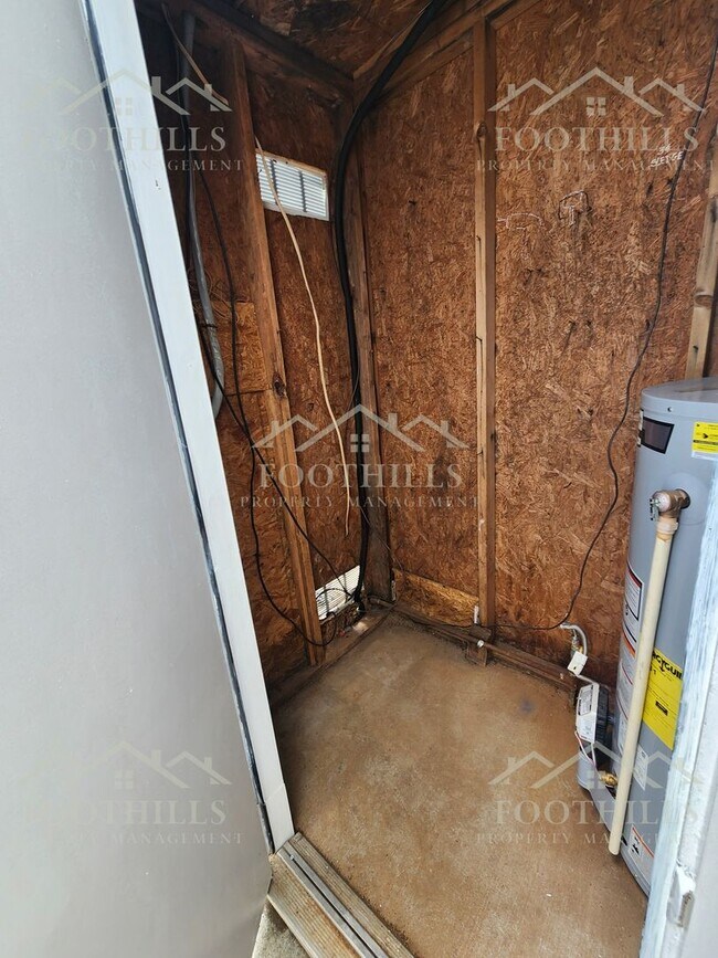 Building Photo - 108 Woodland Dr