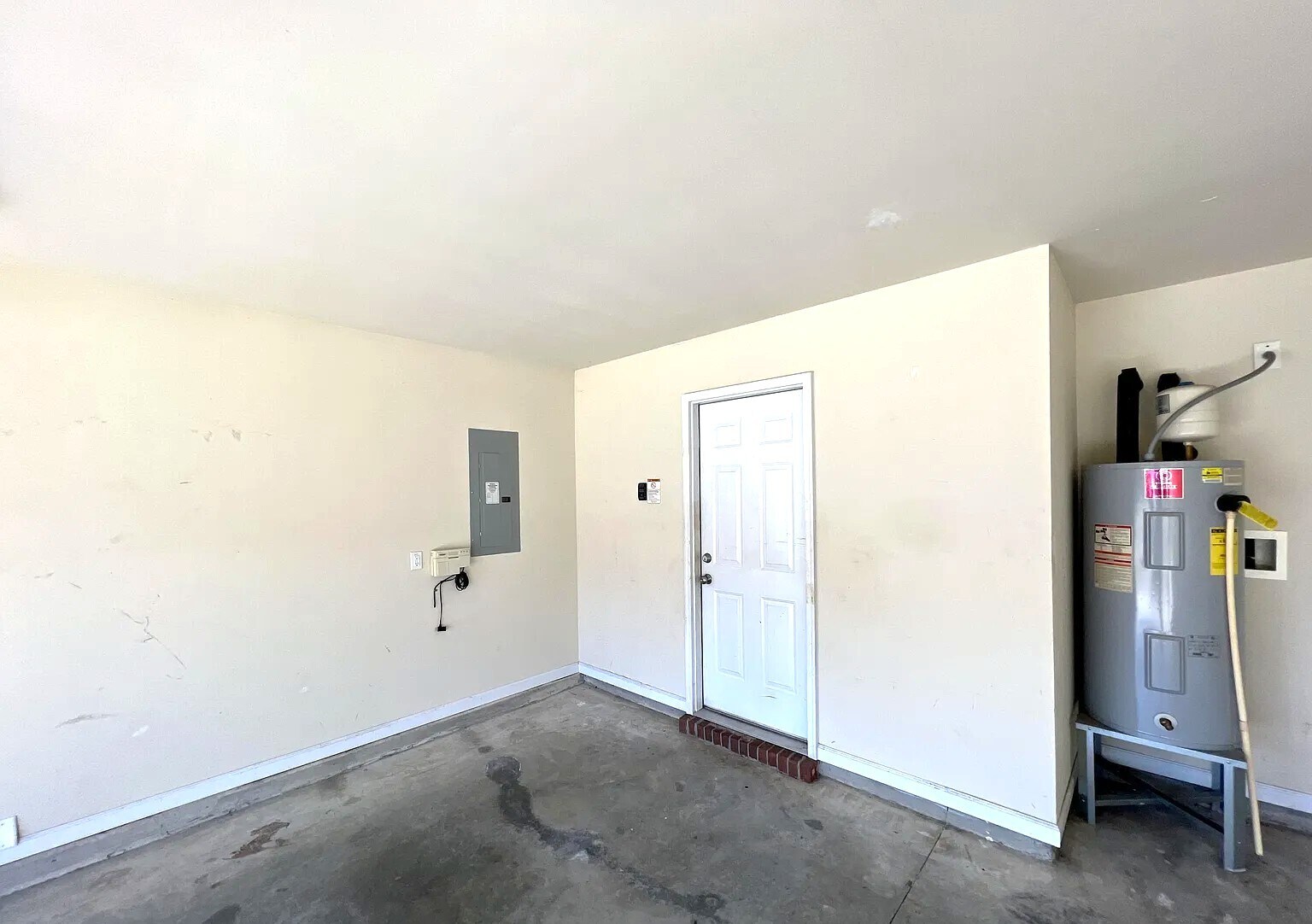 Building Photo - 1003 Wt Whitehead Dr
