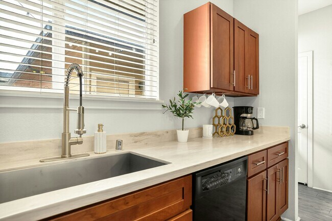 Building Photo - 724 Kakala St