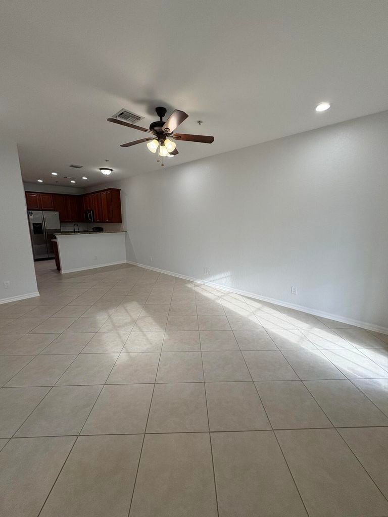 Building Photo - 129 E Bay Cedar Cir
