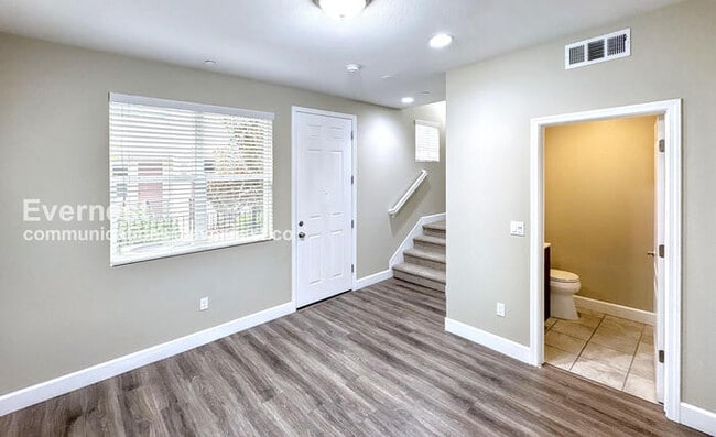 Building Photo - 428 Whistler Pl