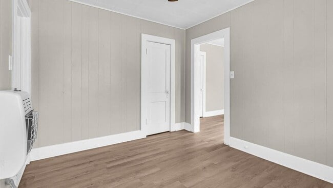 Building Photo - 203 3rd Ave NW