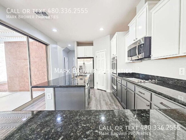 Building Photo - 8964 W Northview Ave