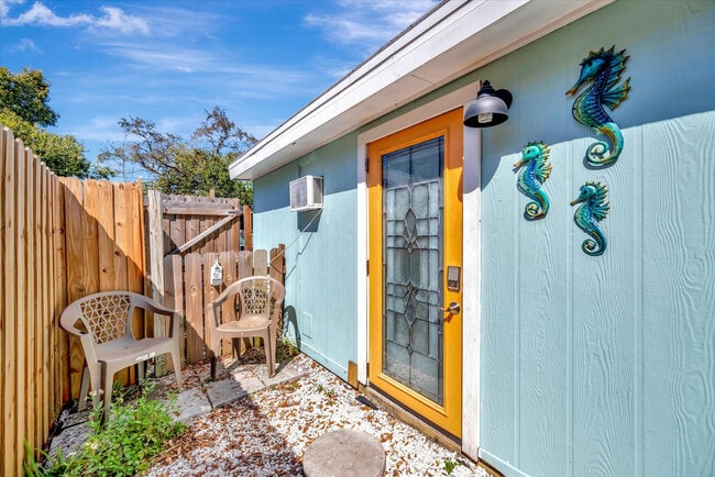 Building Photo - 5025 9th Ave S