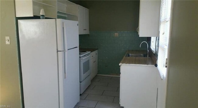 Building Photo - 7108 Chryslon Ln