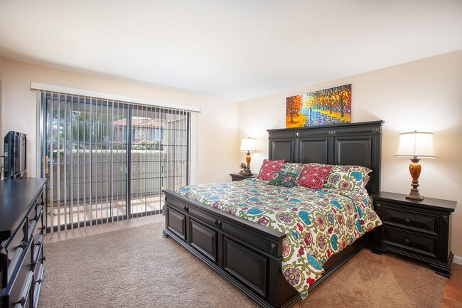 Building Photo - 500 S Farrell Dr