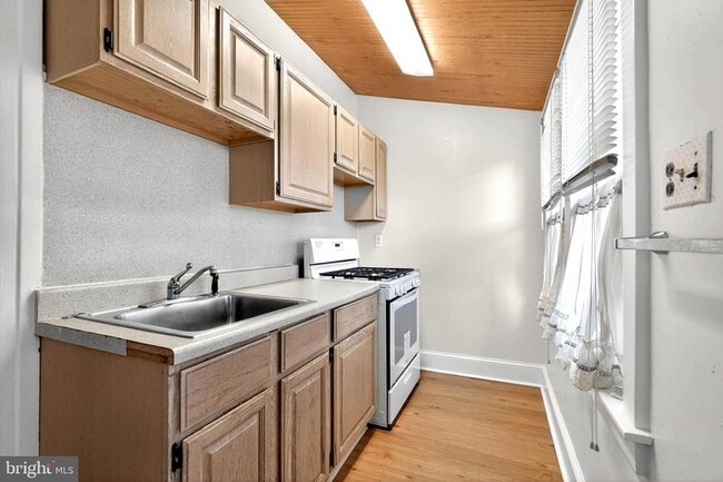 Building Photo - 413 Rector St