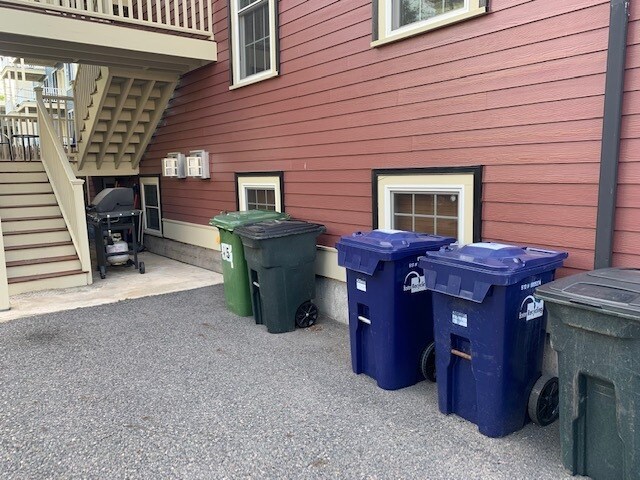 Building Photo - 95 Dix St