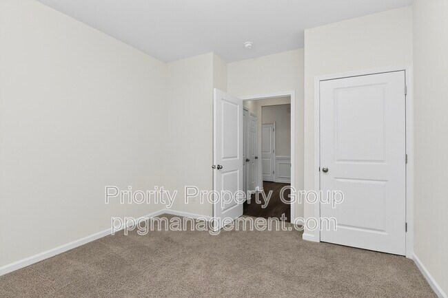 Building Photo - 2212 Apple Glen Ln