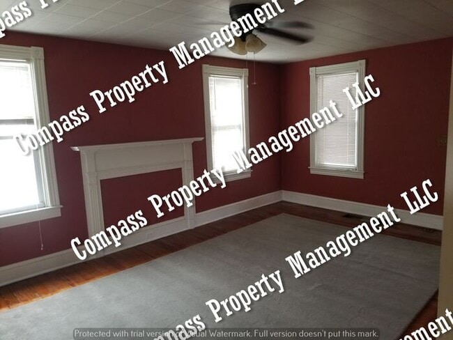 Building Photo - $1895 - 4 Bed, 2 Bath, 2 Car Garage - Lanc...