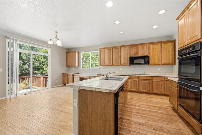 Building Photo - $3,340.95 with $300 off the first month's rent, 4 Beds - 4 Bath, Single Family Home in Trail Park...