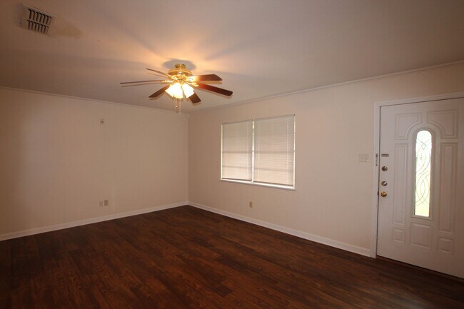 Building Photo - Coming Soon: 4 Bedroom 2 Bath home in Tyler!