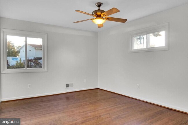 Building Photo - 4224 Kinmount Rd