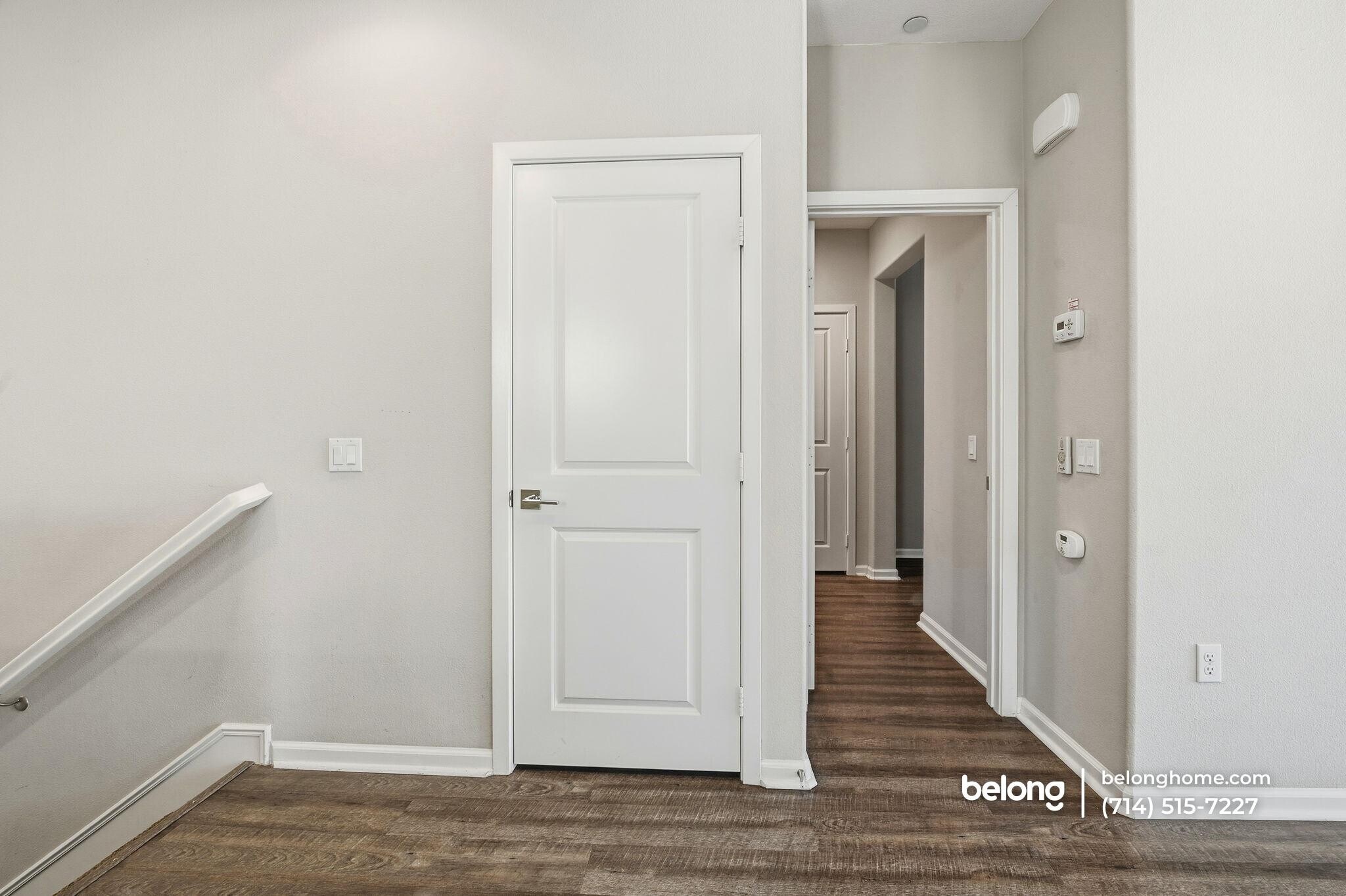 Building Photo - 1014 El Paseo