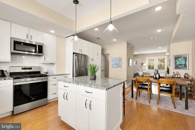Building Photo - 407 Delafield Pl NW