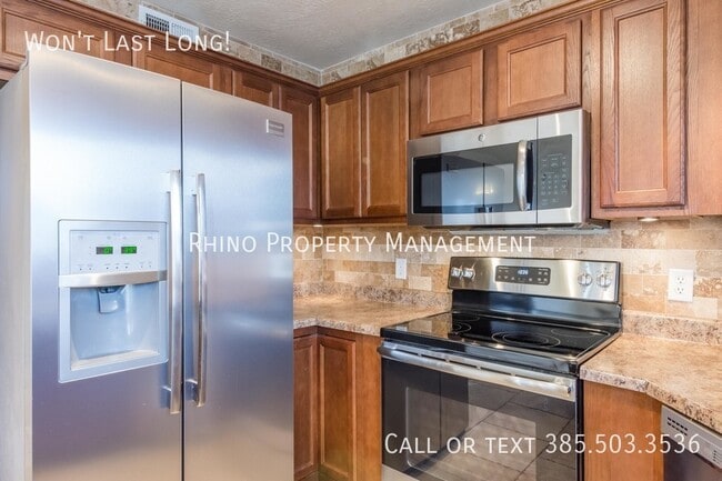 Building Photo - 56 E Resaca Dr