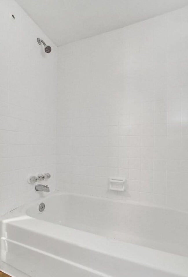 Building Photo - Bright 1 Bedroom Apartment in Dallastown!