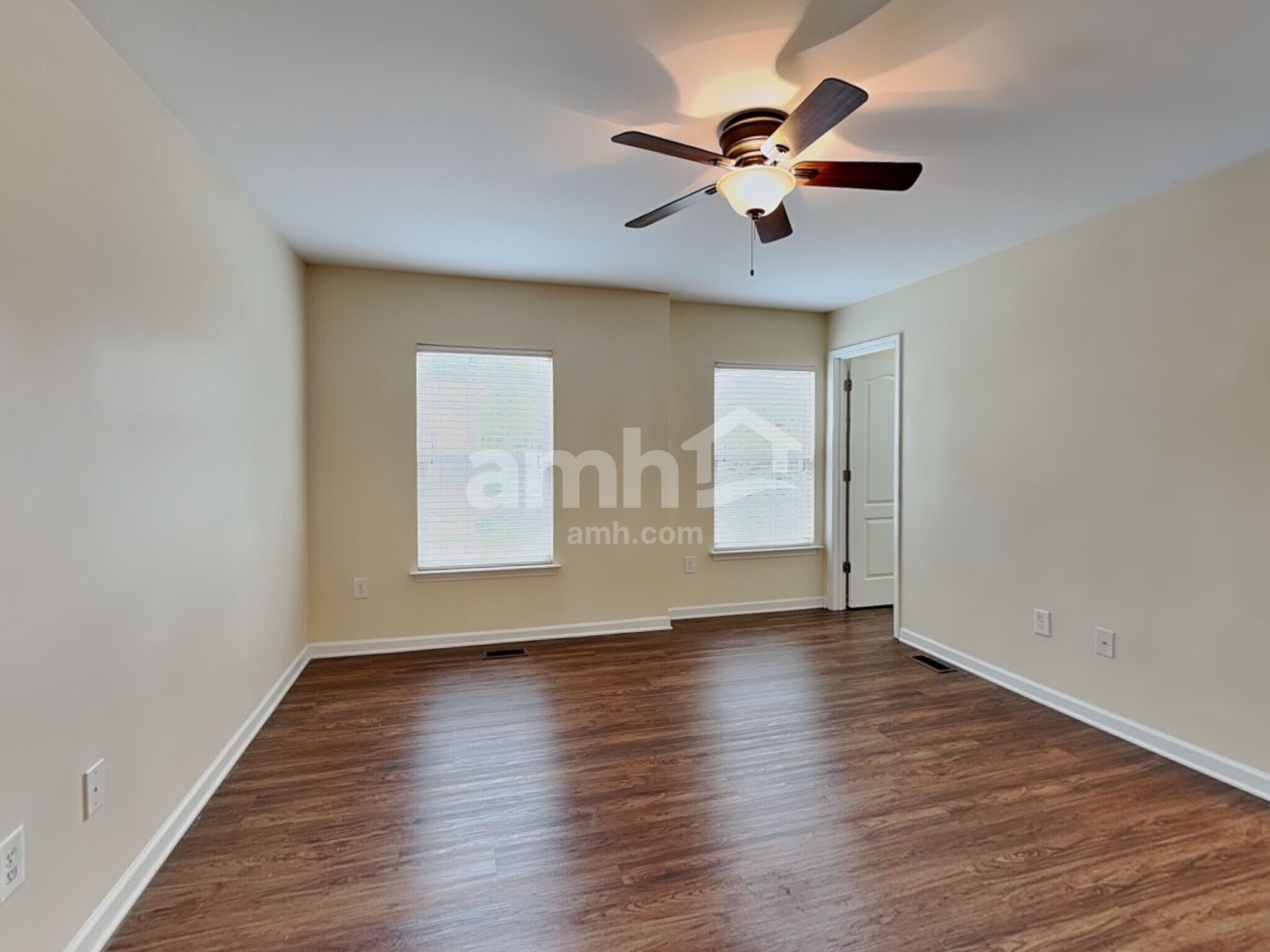 Building Photo - 1324 Lombar St