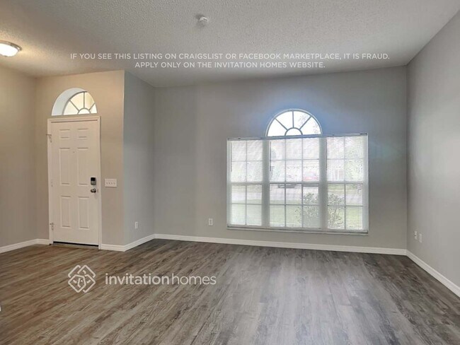 Building Photo - 10332 Goldenbrook Way