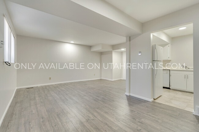 Building Photo - 249 S 700 E