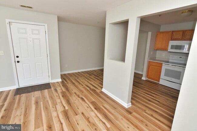 Building Photo - 136 Brookland Ct