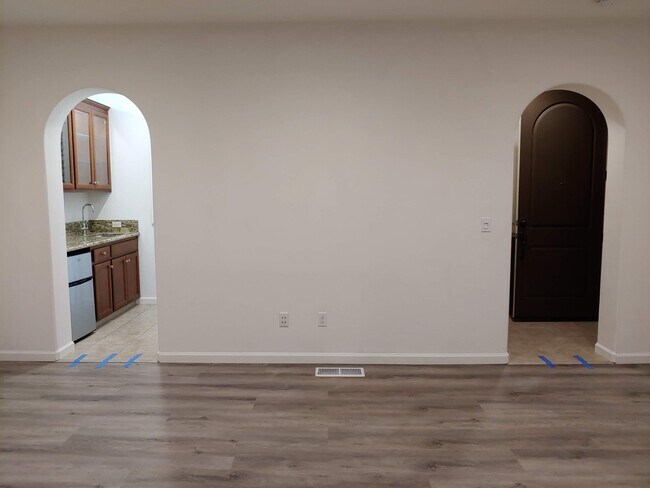 Building Photo - 153 Lucy Ln