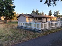 Building Photo - 16420 16th Ave Ct E