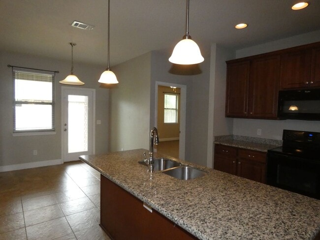 Building Photo - Spacious 5-Bedroom Home